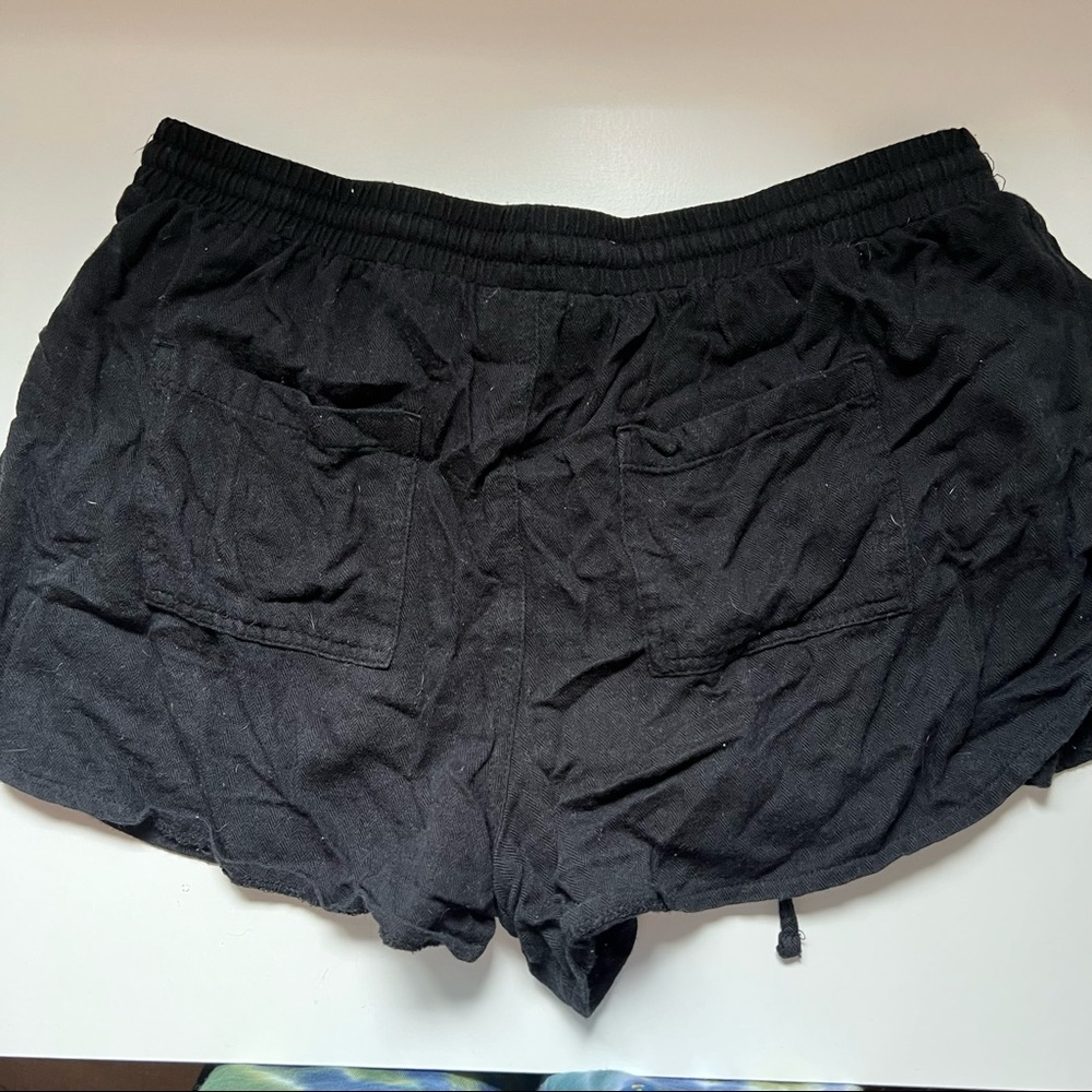 Universal Thread Black Draw String Shorts - Picture 2 of 3